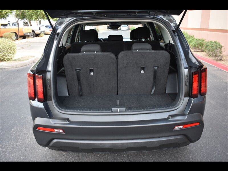 Used 2022 Kia Sorento LX AWD/4WD image 22
