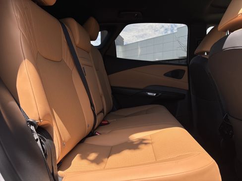 Used 2025 Lexus RX 350 Premium w/ Accessory Package (Z1) image 33