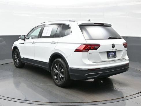 Used 2022 Volkswagen Tiguan SE w/ Panoramic Sunroof Package AWD/4WD image 4