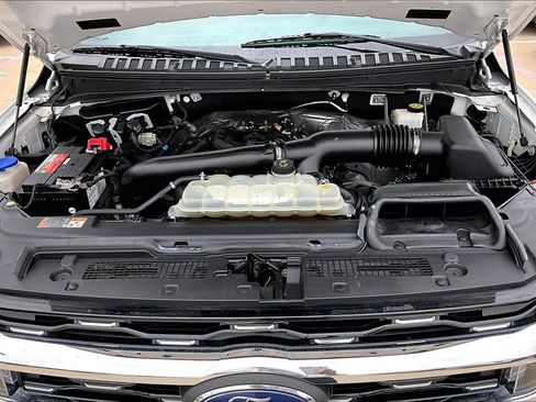 Used 2022 Ford Expedition Limited image 12