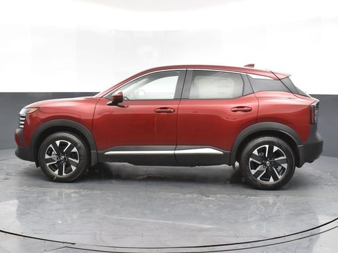 Certified 2025 Nissan Kicks SV image 4