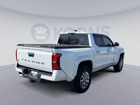 Used 2025 Toyota Tacoma Limited image 7