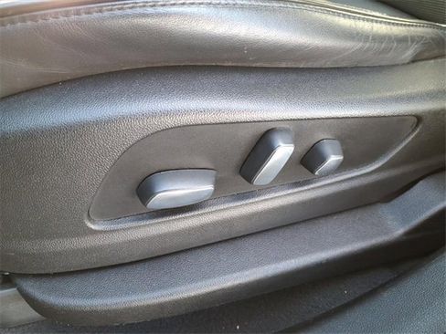 Used 2019 Cadillac XT5 Platinum image 13