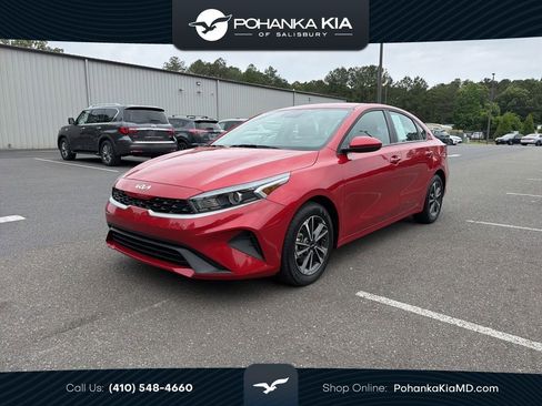 Certified 2024 Kia Forte LXS FWD image 1