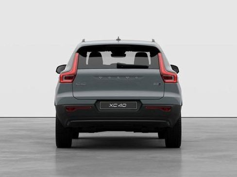 New 2026 Volvo XC40 B5 Core w/ Protection Package Premier AWD/4WD image 4