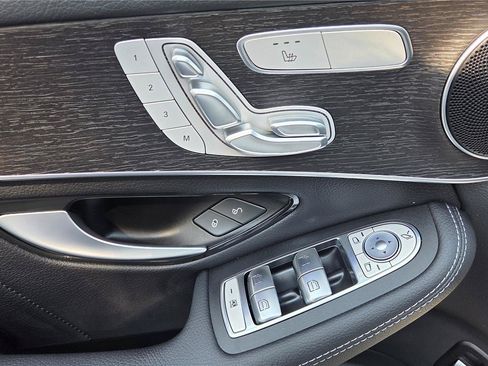 Used 2022 Mercedes-Benz GLC 300 4MATIC image 14