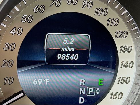 Used 2014 Mercedes-Benz E 350 4MATIC Wagon image 19
