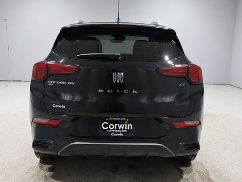 Used 2024 Buick Encore GX Sport Touring image 3