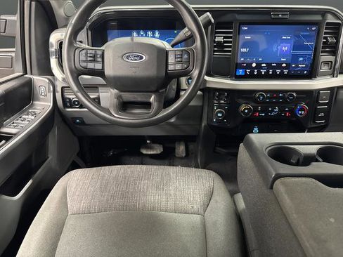 Used 2025 Ford F250 XLT w/ Black Appearance Package image 5