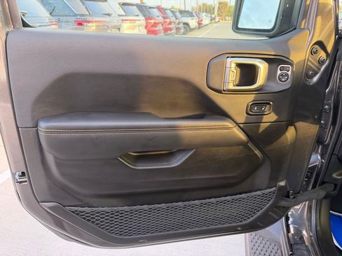 New 2026 Jeep Gladiator Sport AWD/4WD image 12