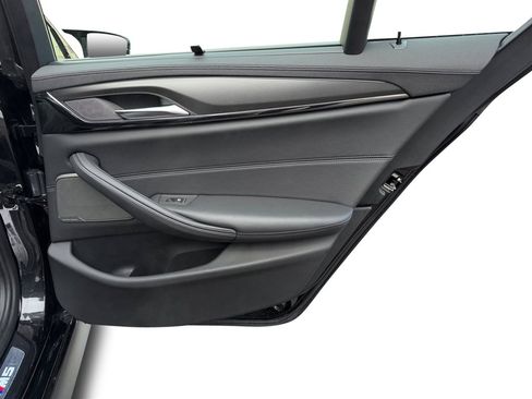 Used 2022 BMW M5 w/ Executive Package image 21