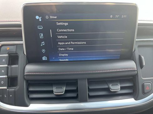 Used 2022 Chevrolet Suburban RST w/ Luxury Package image 14