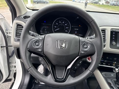 Used 2021 Honda HR-V EX-L image 18