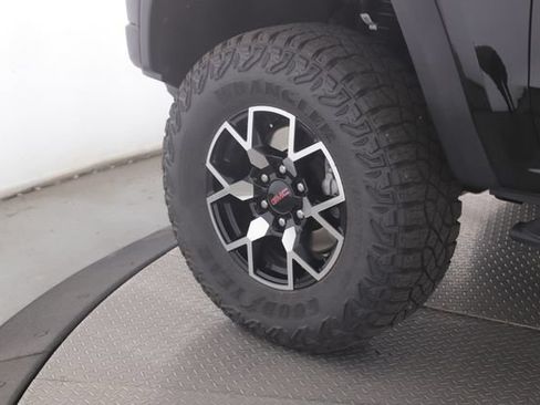 Used 2024 GMC Canyon AT4X AWD/4WD image 13