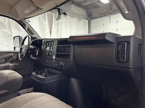 Used 2022 Chevrolet Express 3500 Work Van w/ Power Convenience Package image 43