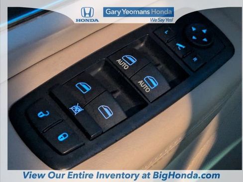 Used 2017 Jeep Grand Cherokee Overland w/ Jeep Active Safety Group image 23