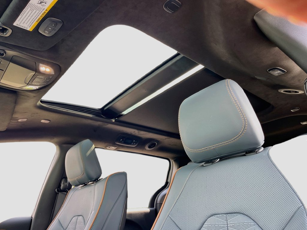 New 2027 Chrysler Pacifica Pinnacle w/ Theater Group FWD image 20