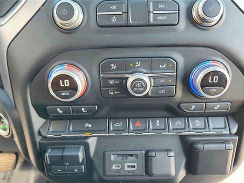 Used 2022 GMC Sierra 2500 SLE w/ SLE Convenience Package AWD/4WD image 19