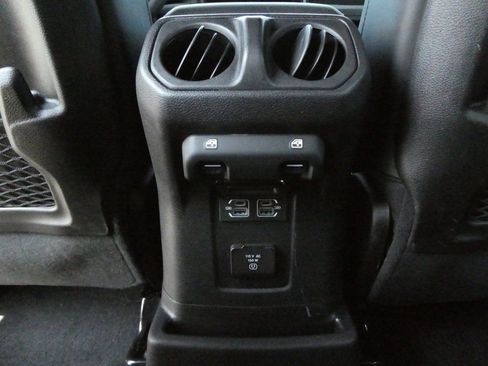 Used 2024 Jeep Wrangler Unlimited Rubicon w/ XTREMEE 35" Tire Package image 44