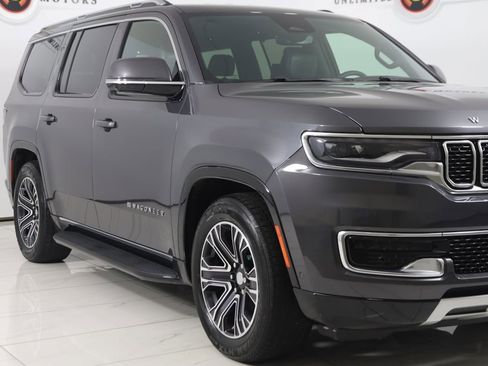 Used 2023 Jeep Grand Cherokee Laredo X image 51