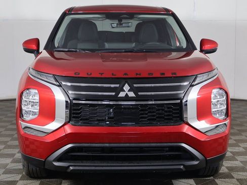 New 2026 Mitsubishi Outlander ES image 11