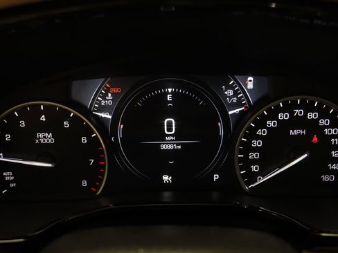 Used 2018 Cadillac XT5 Platinum w/ Driver Assist Package image 7