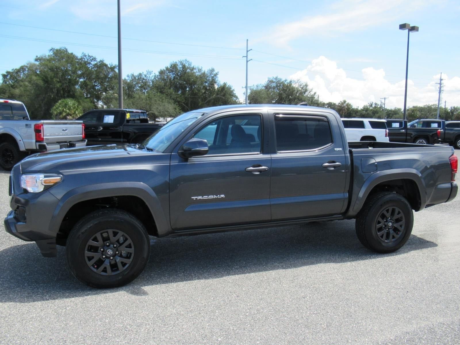 Used 2023 Toyota Tacoma SR5 w/ Technology Package RWD image 5