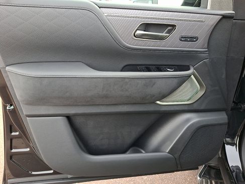 New 2026 INFINITI QX80 Autograph w/ Premium Cargo Package image 9