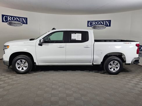 Used 2025 Chevrolet Silverado 1500 LT AWD/4WD image 31