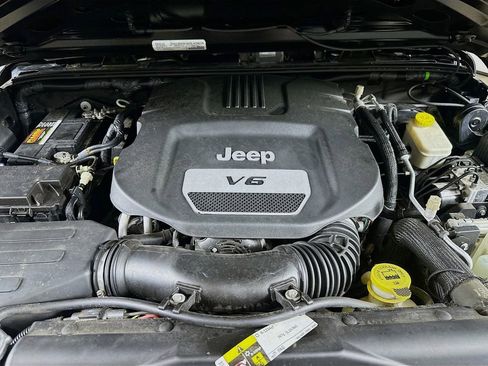 Used 2016 Jeep Wrangler Sport AWD/4WD image 9