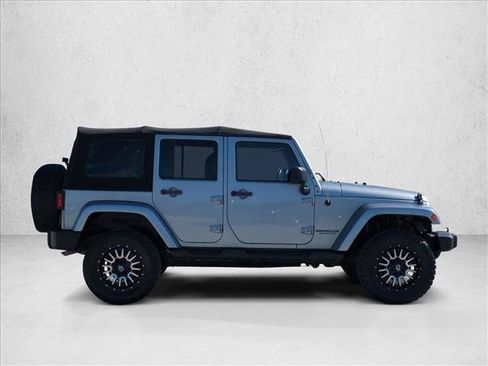 Used 2015 Jeep Wrangler Unlimited Sahara w/ Max Tow Package image 4