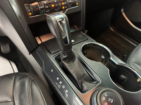 Used 2016 Ford Explorer XLT w/ Equipment Group 202A AWD/4WD image 21