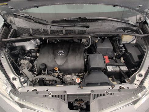 Used 2018 Toyota Sienna XLE w/ XLE Navigation Package FWD image 9