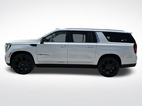 New 2026 GMC Yukon XL Denali w/ Denali Reserve Package AWD/4WD image 4