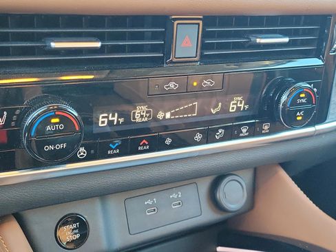 Used 2024 Nissan Rogue Platinum w/ Platinum Premium Package image 24