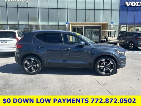 Used 2021 Volvo XC40 T5 Momentum w/ Protection Package Premier image 5