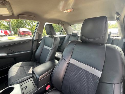 Used 2012 Toyota Camry SE FWD image 13