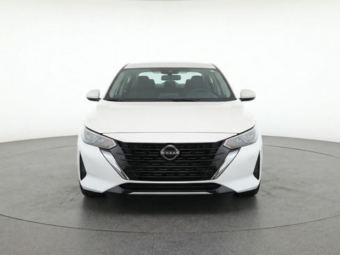 Used 2025 Nissan Sentra SV image 2