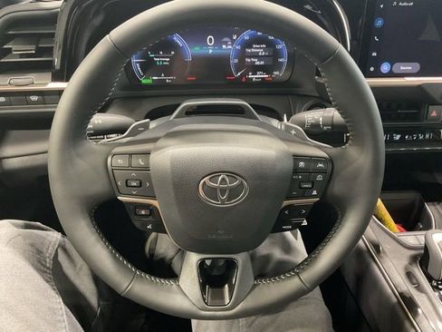 New 2026 Toyota Crown Platinum image 13