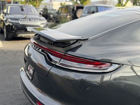 Used 2021 Porsche Panamera image 10