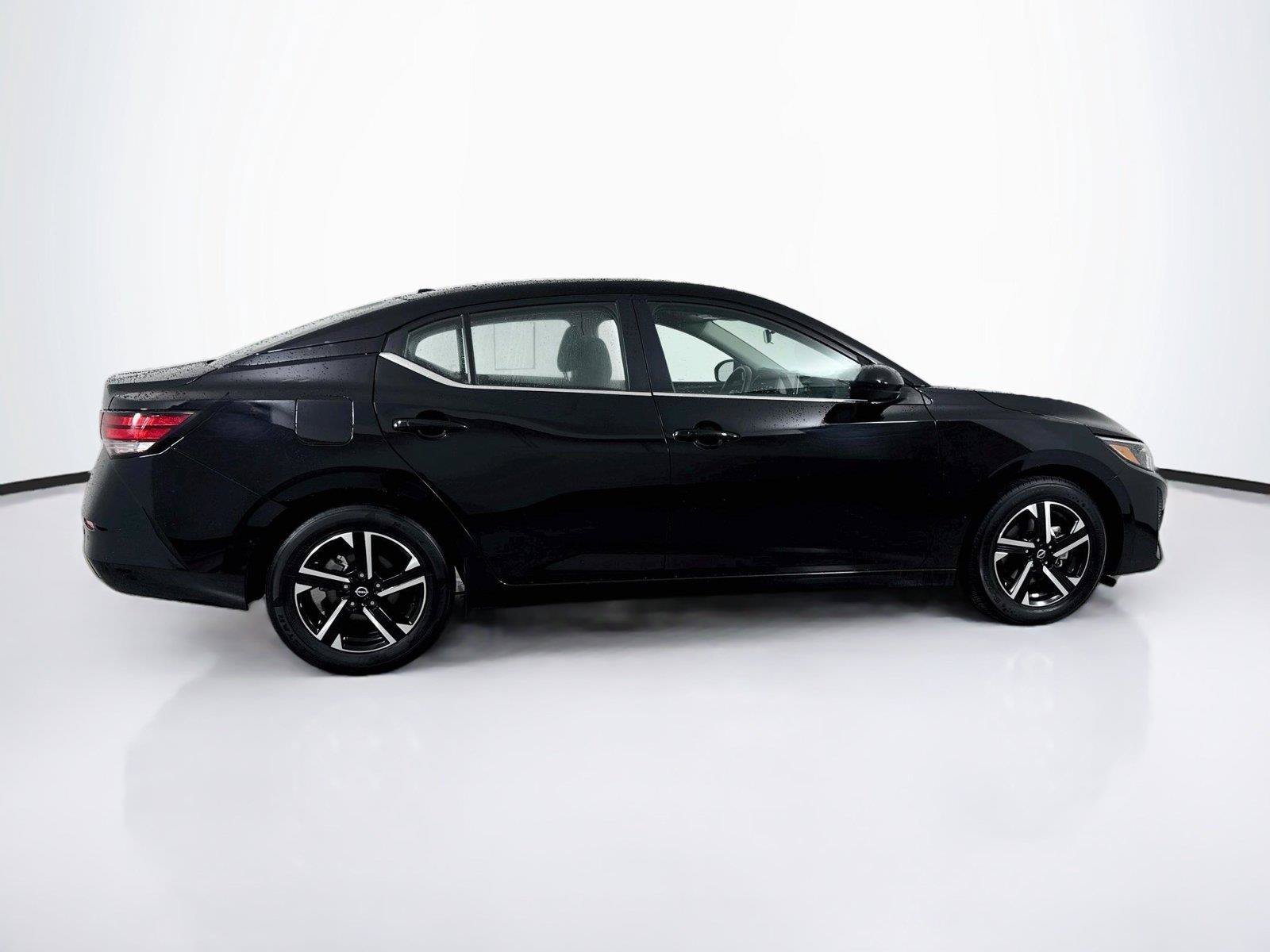 Used 2025 Nissan Sentra SV FWD image 8