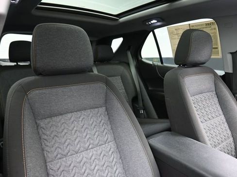 Used 2024 Chevrolet Equinox LT image 28