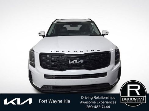 Used 2022 Kia Telluride SX w/ SX Prestige Package AWD/4WD image 3