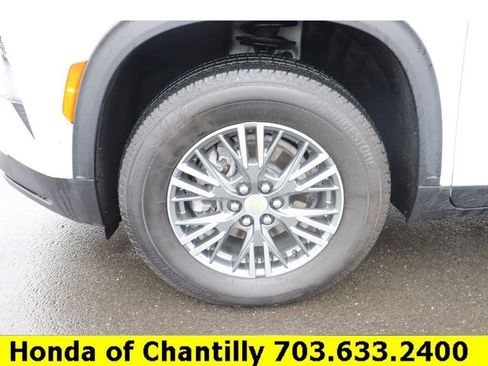 Used 2024 Chevrolet Traverse LT w/ Enhanced Driving Package image 27