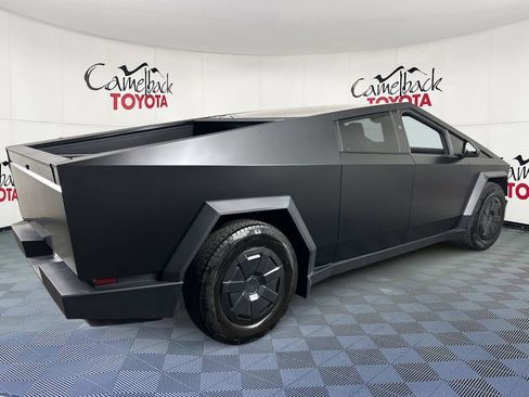 Used 2025 Tesla Cybertruck AWD Crew Cab image 7