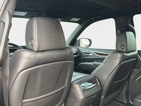 Used 2021 Cadillac Escalade ESV Luxury image 36