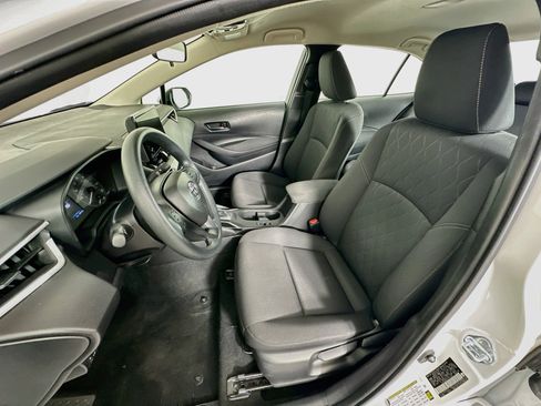 Used 2025 Toyota Corolla LE FWD image 13