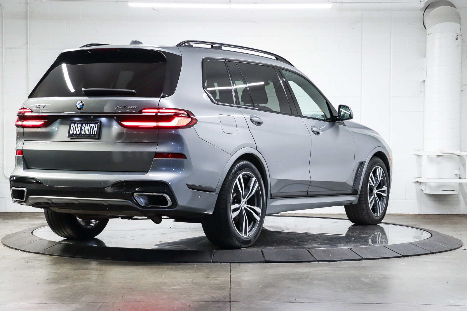 Certified 2024 BMW X7 xDrive40i w/ M Sport Package AWD/4WD image 6