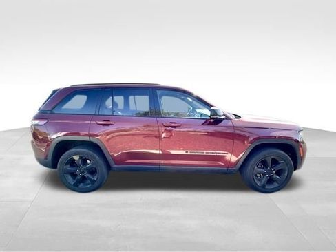 Used 2023 Jeep Grand Cherokee Altitude image 10