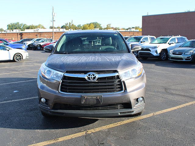 Used 2015 Toyota Highlander Plus AWD/4WD image 3